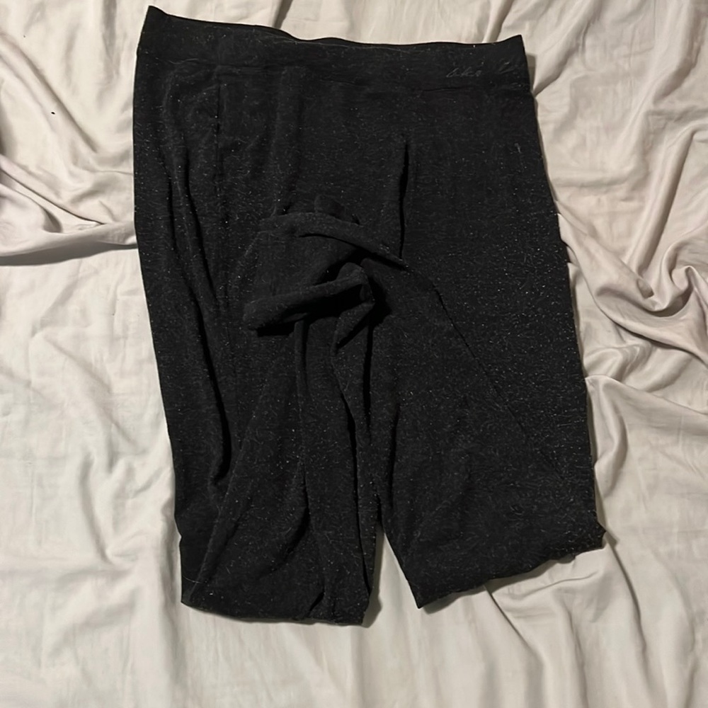 dark grey leggings